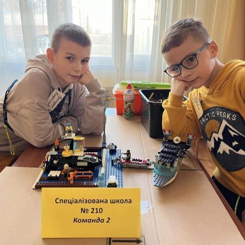 Команди учнів 3-4 класів приймали участь у районному конкурсі Лего-конструювання на тему мореплавства