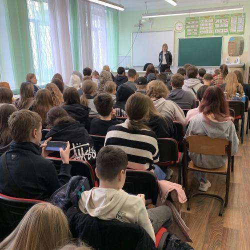 У школі №210 відбулася важлива лекція з представником прокуратури!